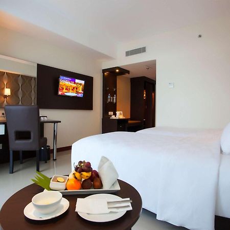 Best Western The Lagoon Hotel Manado Exteriör bild