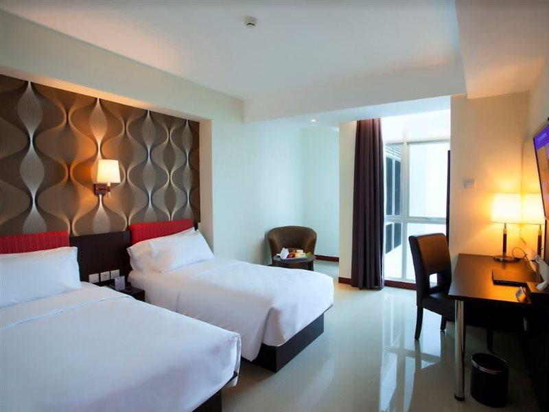 Best Western The Lagoon Hotel Manado Exteriör bild