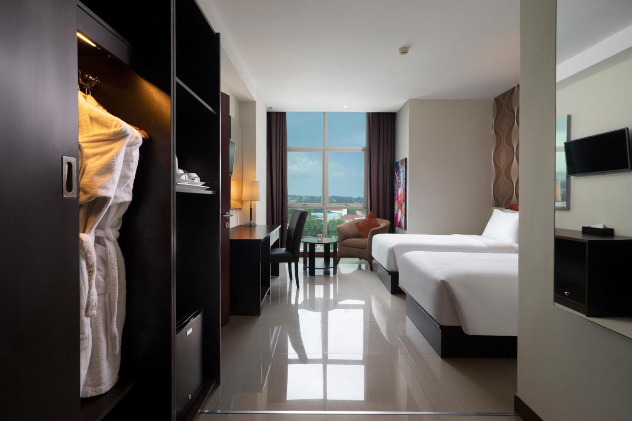 Best Western The Lagoon Hotel Manado Exteriör bild